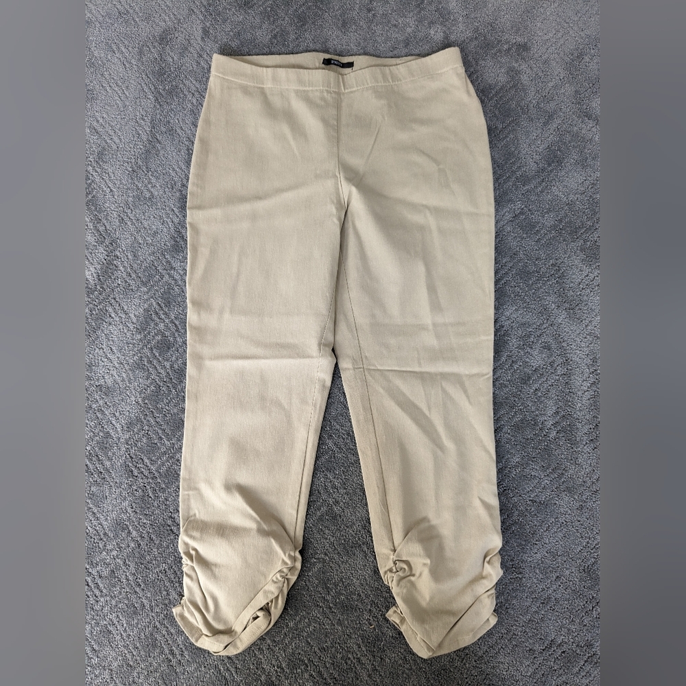 Style & Co pull on cropped pant. Size Small.